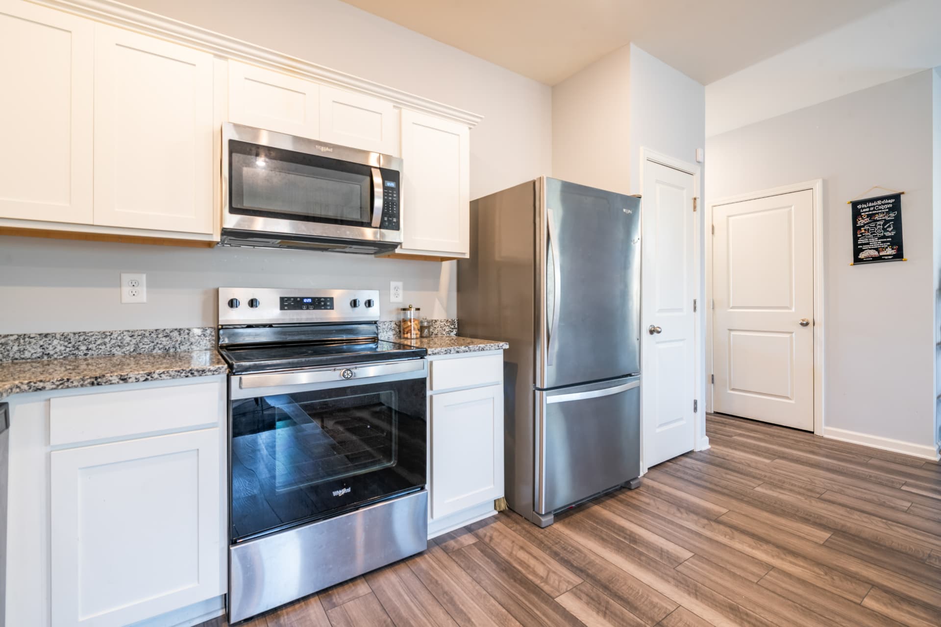 Actual Residence 333 modern kitchen